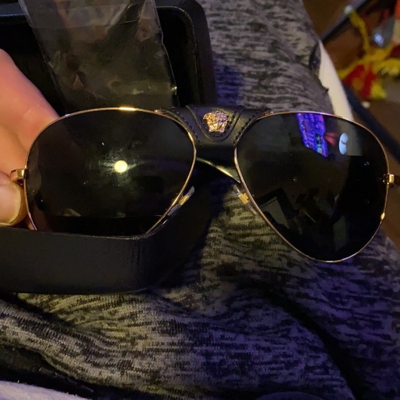 I’m selling my pride and joy Versace sunglasses th - Picture 4 of 11